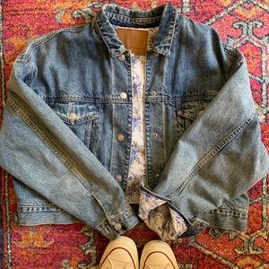 AE Boyfriend Fit Jean Jacket w/Floral Print Lining